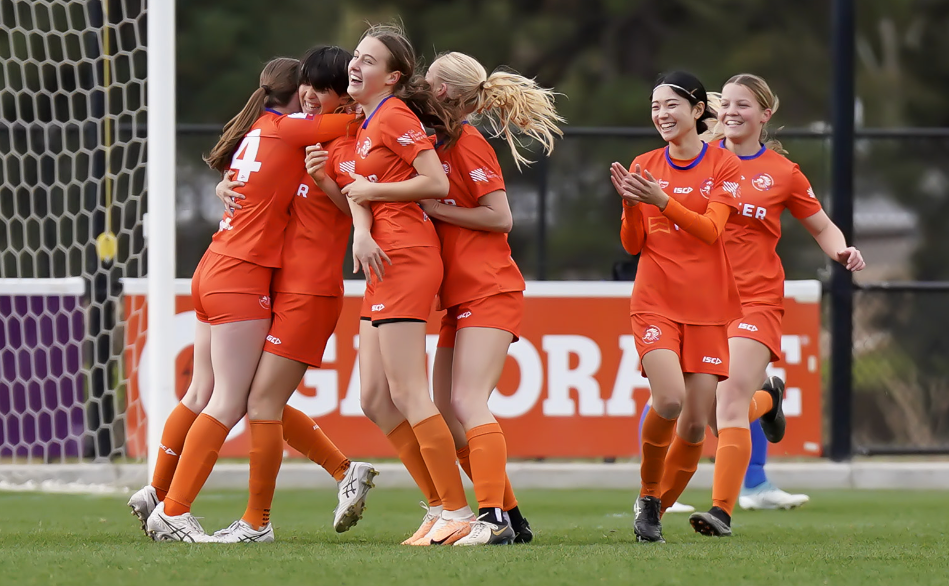 Early heroics for Sturt Lions! (Image: Antonis Pagonis / @PagonisPhotography)